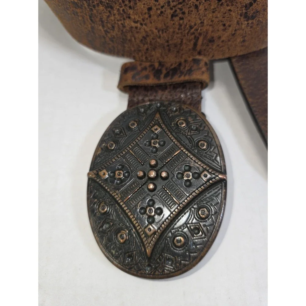 Cole Haan Leather Belt Bronze-toned Oval Concho Buckle Intricate Design Size 42